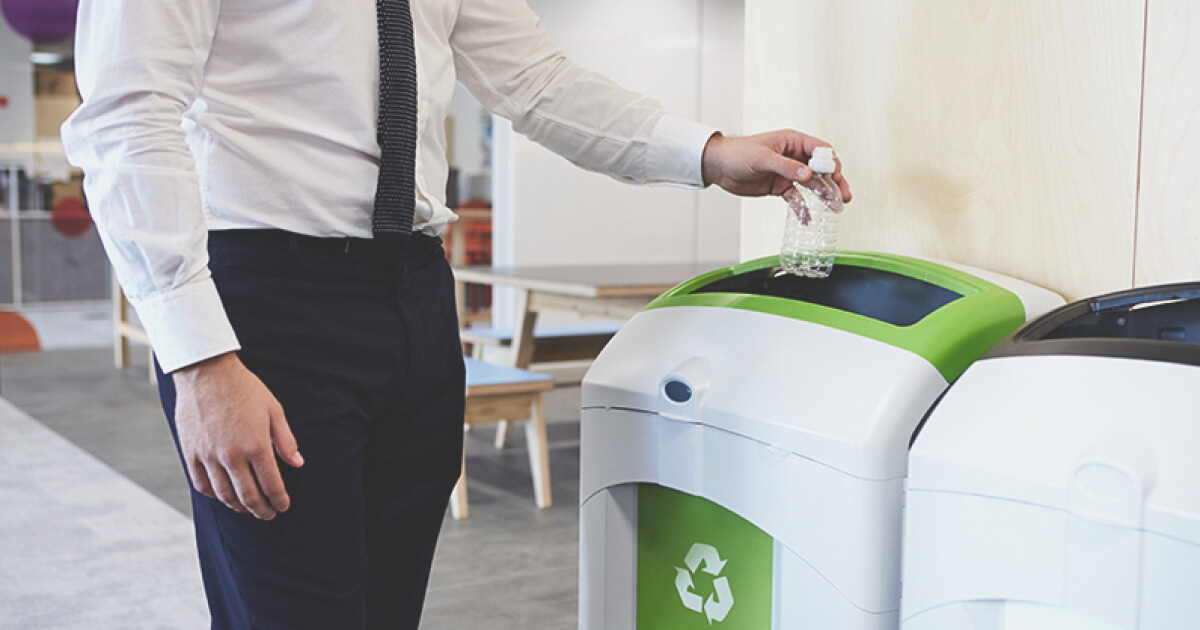 a reciclagem de todos os resíduos em cada etapa.