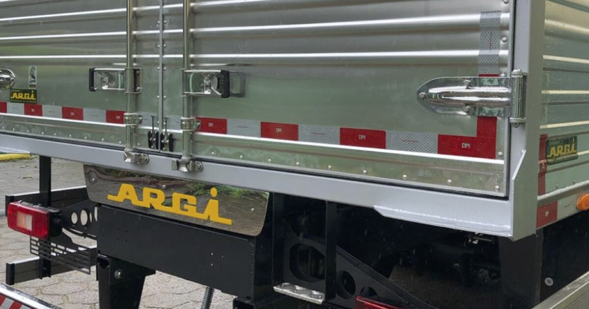 argi revoluciona primeiro baú carga seca com guarnições inox! (1)